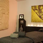 Voltaire Opera מלון