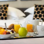 Voltaire Opera Hotel 3*