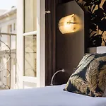 Voltaire Opera Hotel