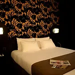 Voltaire Opera Hotel 3*