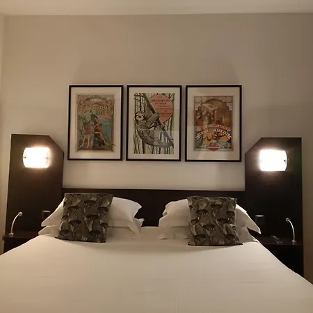 Voltaire Opera Centre Hotel 3*