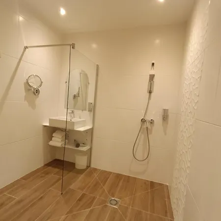 Voltaire Opera Hotel Nantes