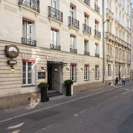 Voltaire Opera Hotel 3*