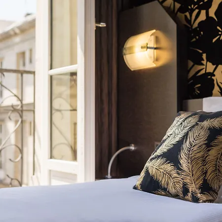 Voltaire Opera Centre Hotel