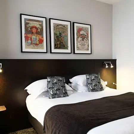 Voltaire Opera Centre Hotel 3*