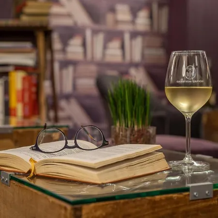 Voltaire Opera Centre