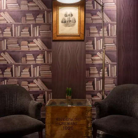 Voltaire Opera Centre Ναντ