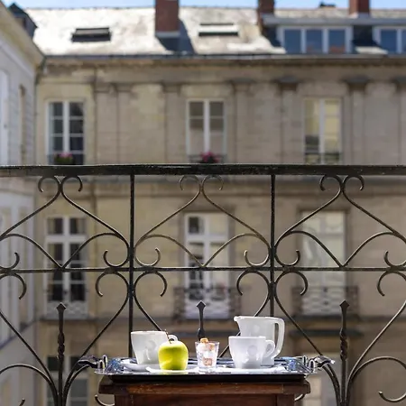 Voltaire Opera Centre 3*