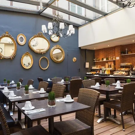 Voltaire Opera Centre Hotel
