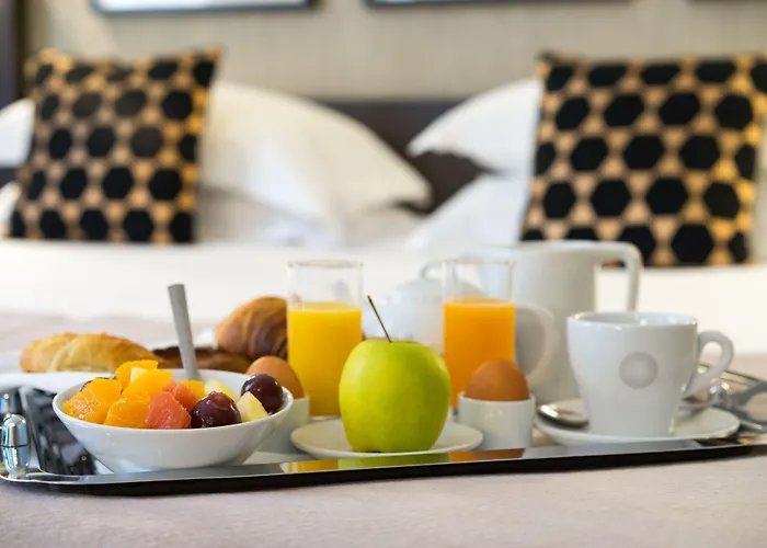 Voltaire Opera Hotel 3*