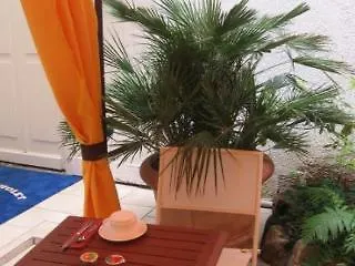 Voltaire Opera Szálloda