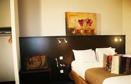 Voltaire Opera Hotel 3*