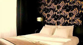 Voltaire Opera Hotel