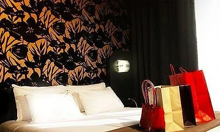 Voltaire Opera Centre 3*