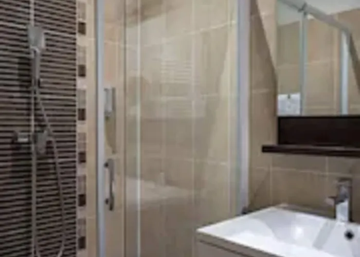 Voltaire Opera Centre Hotel 3*