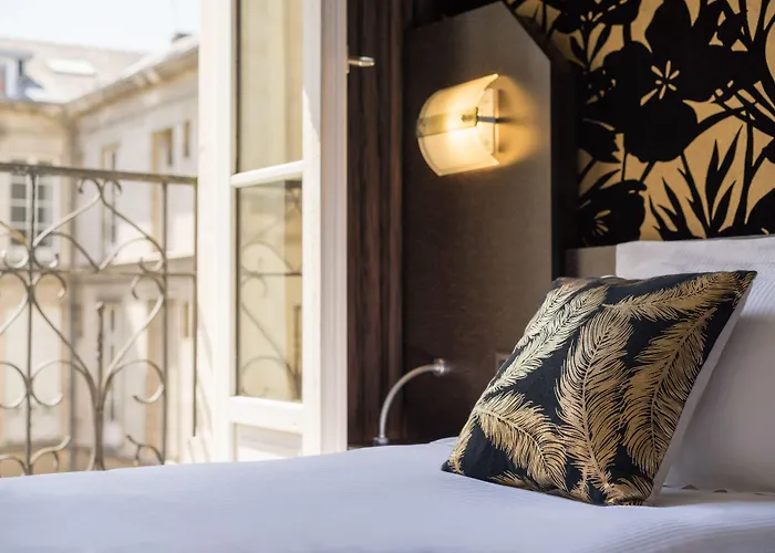 Voltaire Opera Centre Hotel